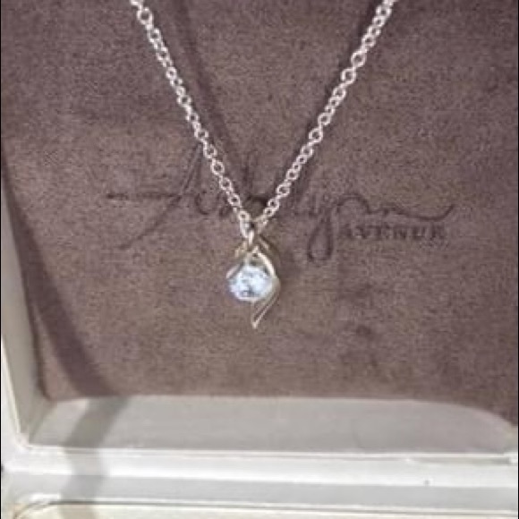 Ashlynn Avenue Ariel at the Concert Pendant - Picture 2 of 3